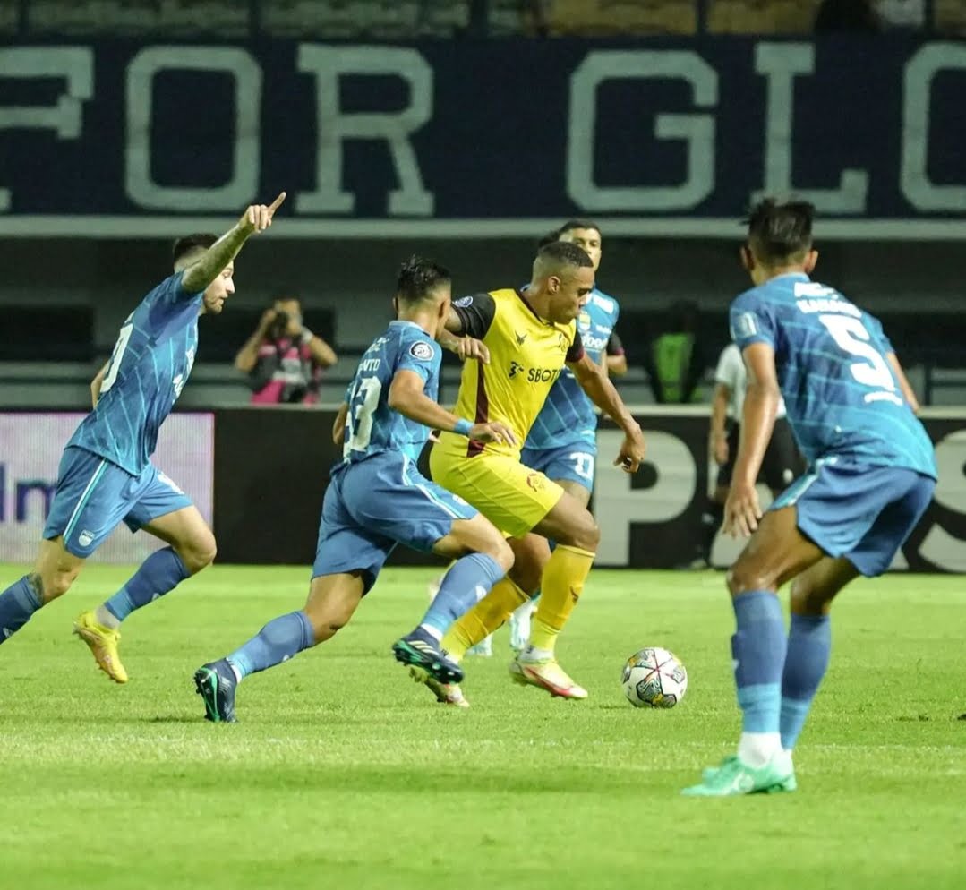 turunminum.id Persib Bandung Harus Takluk dari Persikabo 1973 dengan Skor Telak 1-4