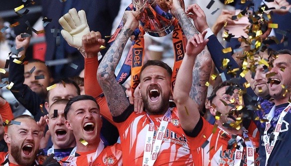 turunminum.id Luton Town Maju ke Liga Inggris Setelah 31 Tahun Menunggu