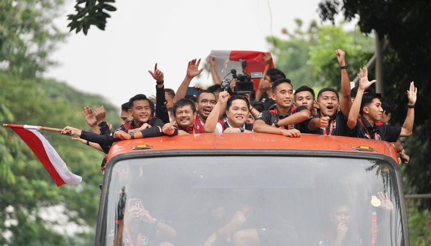 turunminum.id Tumpah Ruah Sambut Timnas Indonesia, Erick Thohir: Olahraga Dirawat Dengan Persatuan