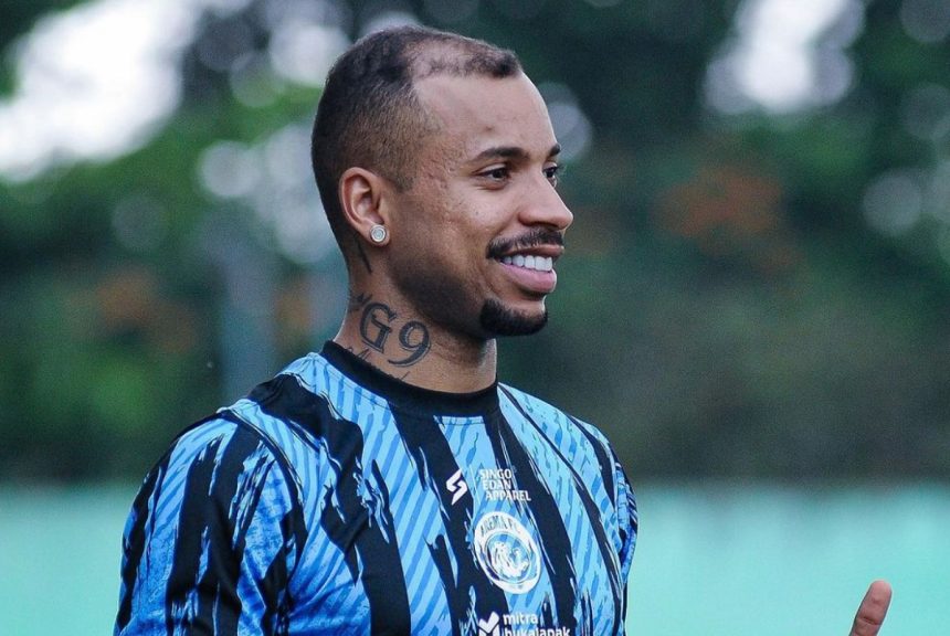 turunminum.id Arema Rekrut Penyerang Asal Brasil Gustavo Almeida