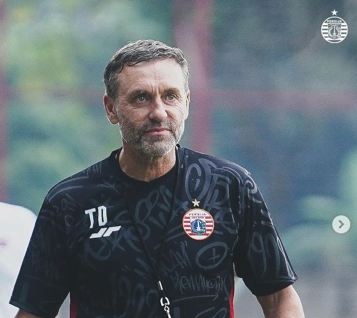Pelatih Persija Thomas Doll