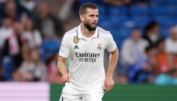 turunminum.id Nacho Fernandez Pilih Bertahan di Madrid Gantikan Posisi Benzema