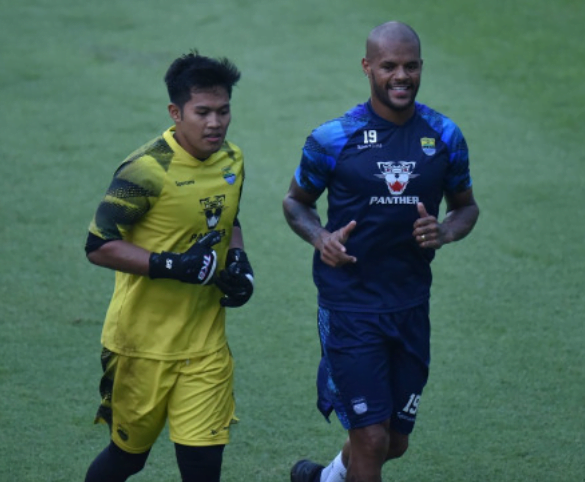 turunminum.id Menu Selamat Datang Luis Milla Sambut David da Silva di Stadion Persib 