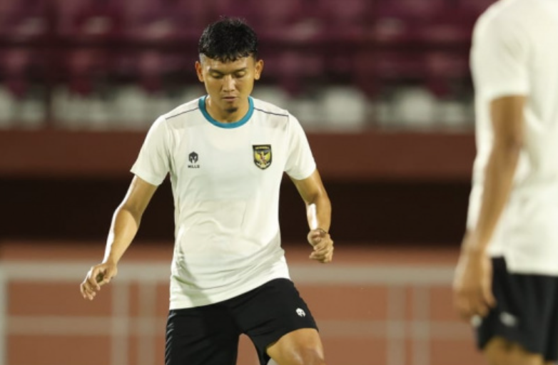 turunminum.id Dendy Sulistyawan Kejar Target Maksimal di FIFA Matchday, Latihan Pagi Sore