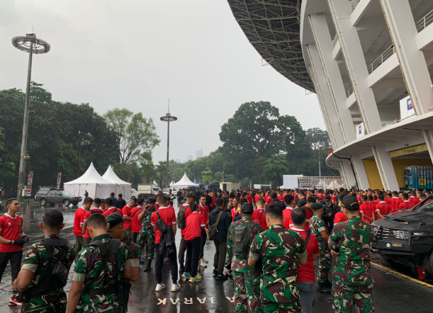 turunminum.id Indonesia vs Argentina, Kawasan Gelora Bung Karno Mulai Memerah