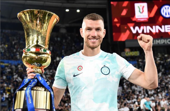 turunminum.id Selangkah Lagi Gabung Fenerbahce, Edin Dzeko Jalani Tes Medis Hari Ini