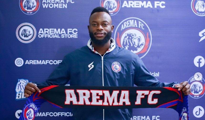 Pemain asing Arema FC, Charles Lokolingoy diincar Bali United (FOTO: Arema)