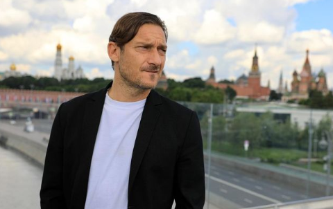 turunminum.id Francesco Totti Terbuka Kemungkinan Tangani AS Roma