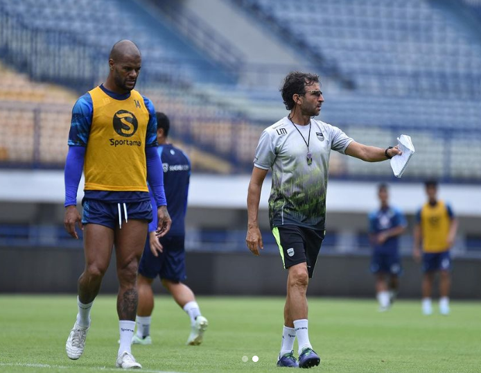 turunminum.id Preview Persib vs Dewa United, Luis Milla Usung Kemenangan Pertama