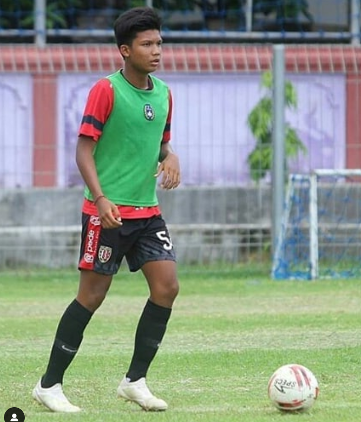 turunminum.id Bintang Muda Bali United FC Kadek Arel Priyatna Belajar Detil dari Elias Dolah