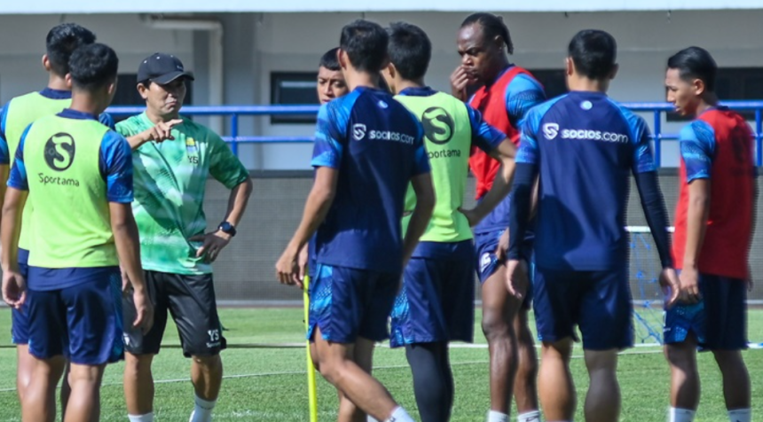 turunminum.id Harapan Carateker Pelatih Yaya Sunarya Setelah Persib Ditinggal Luis Milla