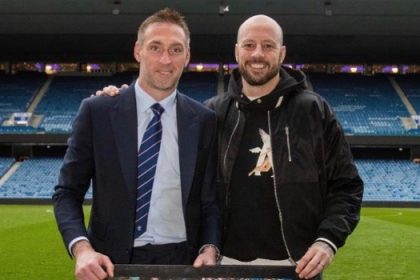 turunminum.id Alan Hutton Bimbang Untuk Saranan Van De Beek Gabung Celtic