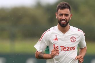 turunminum.id Bruno Fernandes Yakin Manchester United Pantas Dapat Trofi