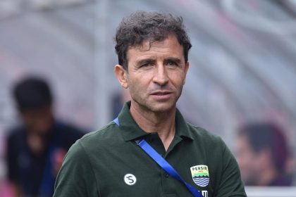 turunminum.id Luis Milla Resmi Mundur Sebagai Pelatih Persib Bandung, Disebut Akibat Masalah Pribadi