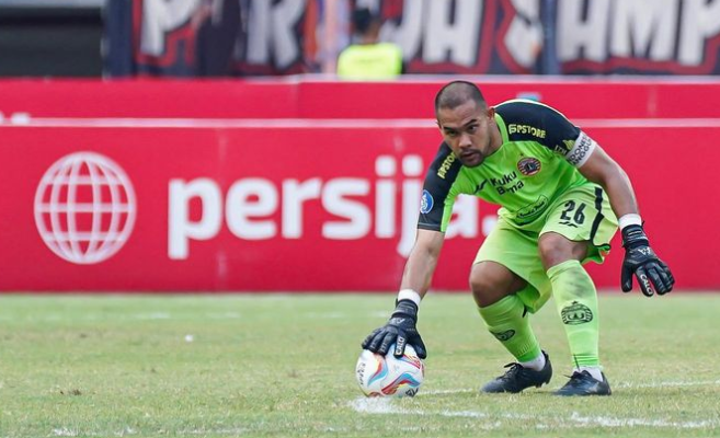 Kiper Persija Andritany Ardhiyasa. (FOTO: Instagram)