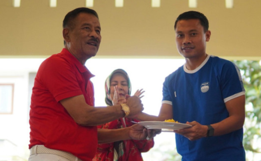 turunminum.id Persib Gelar Doa Bersama di Kediaman Umuh Muchtar, Cepat Bangkit