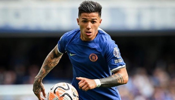 turunminum.id Axel Disasi yang Cetak Gol Enzo Fernandez yang Dapat Pujian