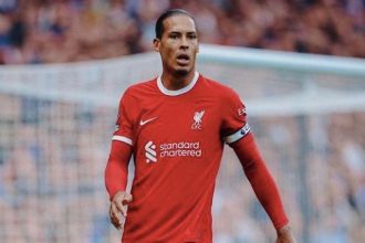 turunminum.id Akui Berkata Kasar Kepada Wasit Usai Mendapat Kartu Merah, Virgil van Dijk Dikenai Sanksi Tambahan