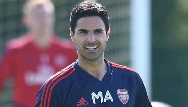 turunminum.id Gary Neville Komentari Eksperimen Mikel Arteta yang Dinilai Tidak Efektif