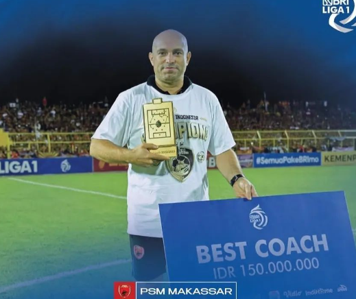 turunminum.id Bernardo Tavares Lelang Trofi dan Polo Shirtnya untuk Bantu Bayar Gaji Staf PSM