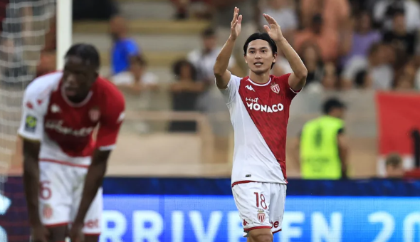 Penyerang AS Monaco Takumi Minamino.
