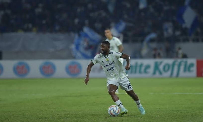 turunminum.id Layaknya Seperti Pertandingan El Clásico, Levy Madinda Bidik 3 Poin Penuh di Laga Persija Jakarta Vs Persib Bandung