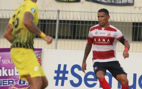 turunminum.id Hasil Akhir Pertandingan, Tumbangkan PSIS Semarang, Madura United Melejit ke Puncak Klasemen Liga I
