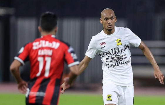turunminum.id Tampil Apik Saat Debut dengan Al Ittihad, Fabinho Dapat Hadiah Jam Tangan Rolex dari Suporter