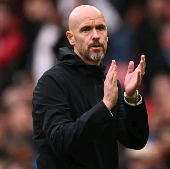 turunminum.id Legend Manchester United Sir Bobby Charlton di Mata Erik ten Hag, Luar Biasa!