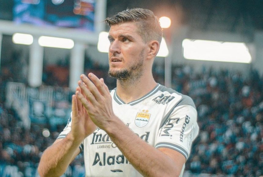 turunminum.id Merasakan 3 Pergantian Pelatih, Nick Kuipers Jadi Pemain Asing Terlama Persib Bandung
