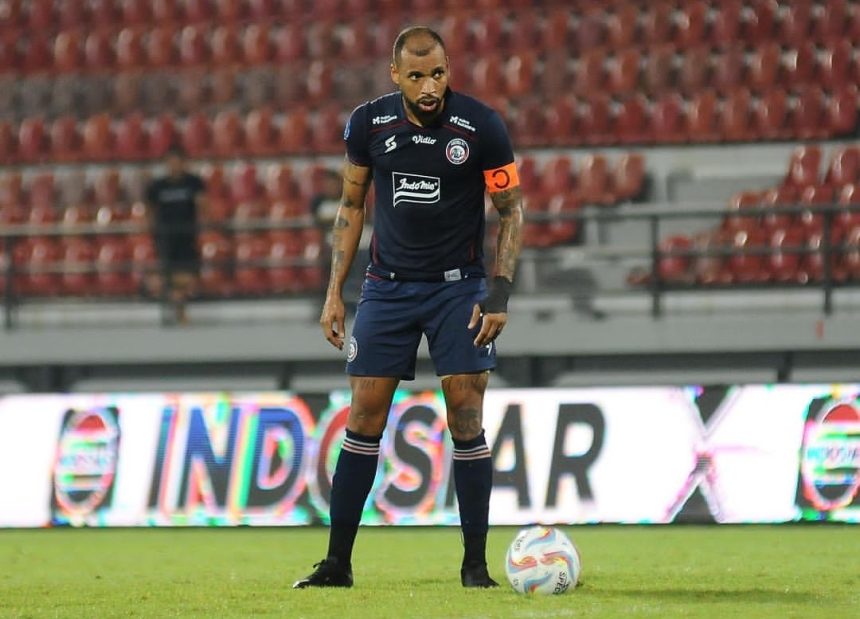 turunminum.id Arema FC Dipastikan Tidak Diperkuat Striker Andalan saat Menghadapi Persebaya Surabaya