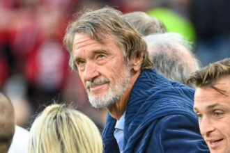 turunminum.id Sir Jim Ratcliffe Disarankan Depak 10 Pemain Manchester United Sekaligus