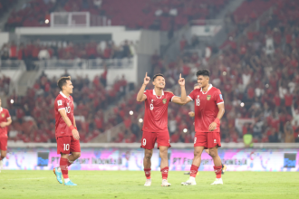 Penyerang Timnas Indonesia Dimas Drajad melakukan selebrasi bersama Ramadhan Sananta dan Egy Maulana Vikri. (FOTO: PSSI)