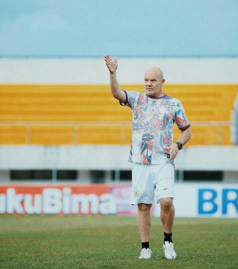 turunminum.id Biodata Bertrand Crasson, Pelatih Baru PSS Sleman Pengganti Marian Mihail