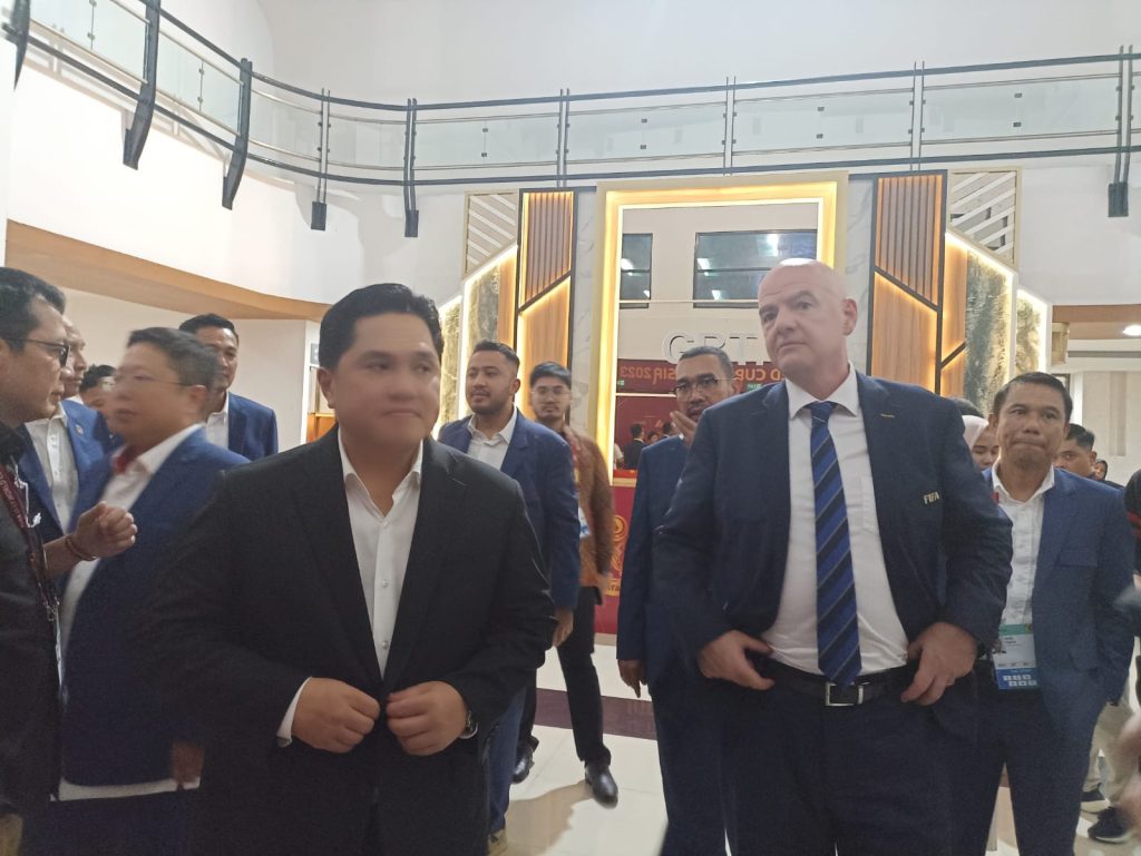 turunminum.id Timnas Presiden FIFA Beri Acungan Jempol, Usai 1 Tahun Erick Thohir Pimpin PSSI turunminum.id Presiden FIFA Beri Acungan Jempol, Usai 1 Tahun Erick Thohir Pimpin PSSI
