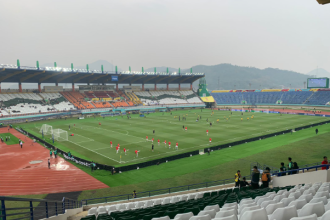 turunminum.id Hujan Sambut Laga Perdana Piala Dunia U17 Jepang vs Polandia di Stadion Si Jalak Harupat