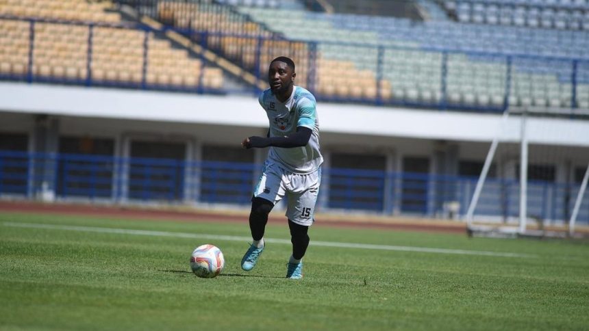 Profil dan biodata Levy Madinda, pemain Persib Bandung yang resmi pamit dan tinggalkan kenangan usai bergabung dari Johor Darul Takzim, klub Liga Malaysia, dengan status pinjaman pada bulan Juli 2023.