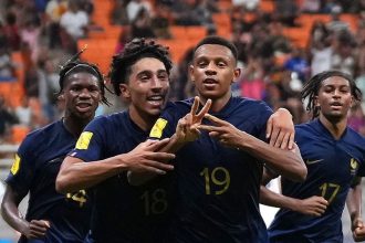 Berikut jadwal lengkap babak 16 besar Piala Dunia U17 2023, usai Timnas Indonesia U17 digugurkan Maroko 1-3 di Piala Dunia U17 2023 di Stadion Gelora Bung Tomo (GBT) Surabaya, Kamis, 16 November 2023, dengan hanya meraih dua poin dari tiga laga di Grup A dan hanya mampu menempati posisi ketiga.