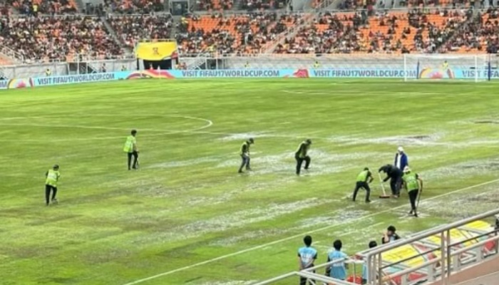 Lapangan Tergenang Air, Pengamat Sepak Bola Kesit Budi Handoyo ...