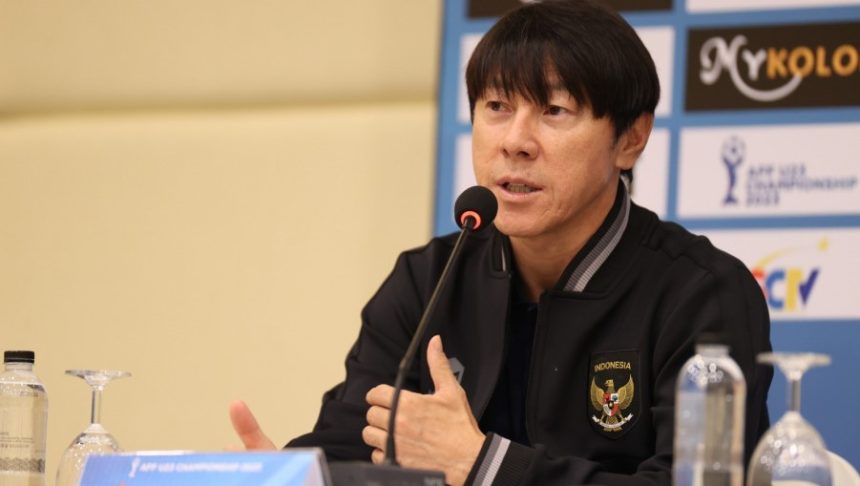 Pelatih Timnas Indonesia, Shin Tae-yong, telah mengumumkan skuad untuk Kualifikasi Piala Dunia 2026 Zona Asia. Sebanyak 27 pemain dipanggil untuk menghadapi pertandingan tersebut. Salah satu pemain yang dipanggil adalah Muhammad Riyandi, kiper Persis Solo yang baru sembuh dari cedera berkepanjangan selama sepuluh bulan.