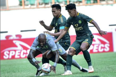 turunminum.id Sengit! Laga Persikabo 1973 Vs Persebaya Surabaya Berakhir Imbang 1-1