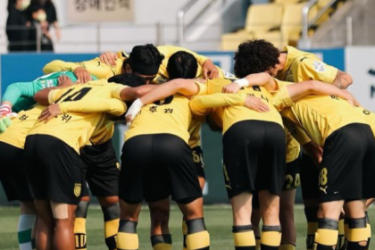 turunminum.id Unggah Foto Bersama Jeonnam Dragons, Asnawi Resmi Berpamitan