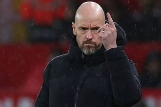 turunminum.id Erik Ten Hag Pasang Misi Bawa Manchester United Mengakhiri Musim dengan Angkat Trofi 