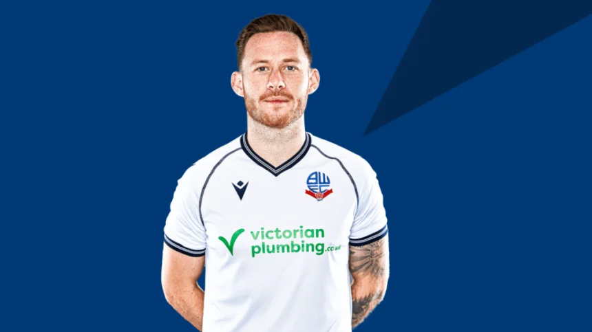Profil Gethin Jones pesepakbola Australia, menjadi pembicaraan publik lantaran menekel kaki Rafael Struick, pemain Timnas Indonesia di Piala Asia 2023. (Foto: bwfc)