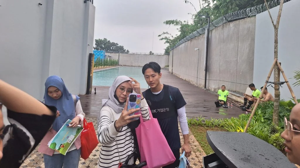 turunminum.id Corner Ketika Cewek-cewek Bikin Heboh di Laga Uji Coba Suwon FC vs Dewa United turunminum.id Ketika Cewek-cewek Bikin Heboh di Laga Uji Coba Suwon FC vs Dewa United