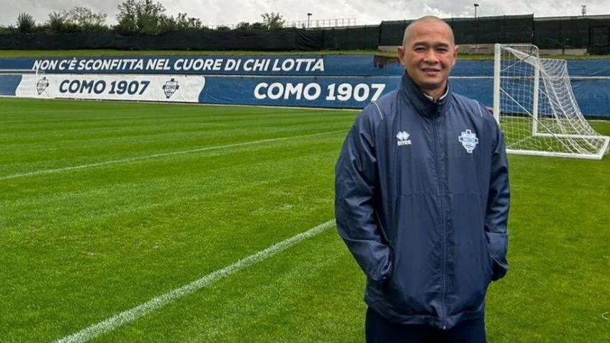 Mantan striker Timnas Indonesia, Kurniawan Dwi Yulianto kini melatih Como 1907 (Foto: Instagram/kurniawanqana)