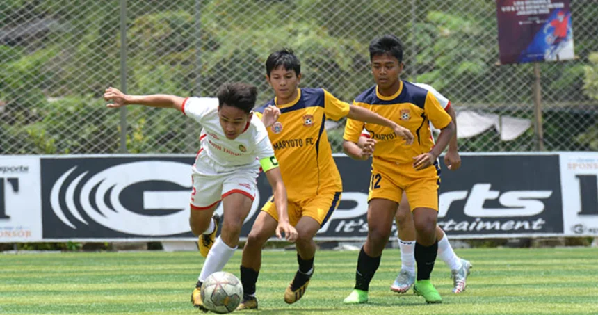 sepatu bola