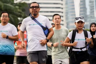 turunminum.id Seru! Arya Sinulingga dan Aurelie Moeremans Ikut Berkeringat di BUMN Runners Balikpapan