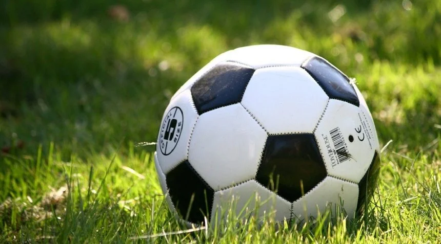 Cara merawat bola sepak perlu dilakukan agar menambah usia semakin panjang dan menjaga kualitas. (Foto: EF)