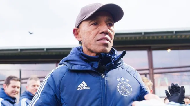 turunminum.id Ragam Profil Simon Tahamata, Pelatih Keturunan Maluku Pisah dengan Akademi Ajax turunminum.id Profil Simon Tahamata, Pelatih Keturunan Maluku Pisah dengan Akademi Ajax